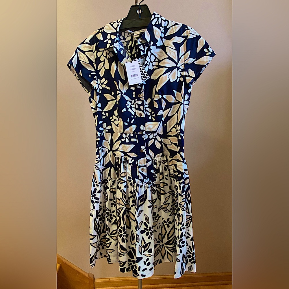 Diane von Furstenberg
Scarlet Floral-Print A-Line Shirtdress Size 6